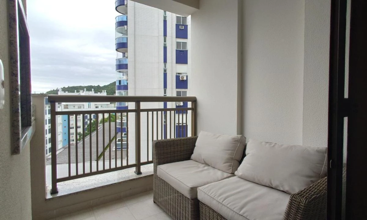 2-bedroom apartment with a home office — photo 2