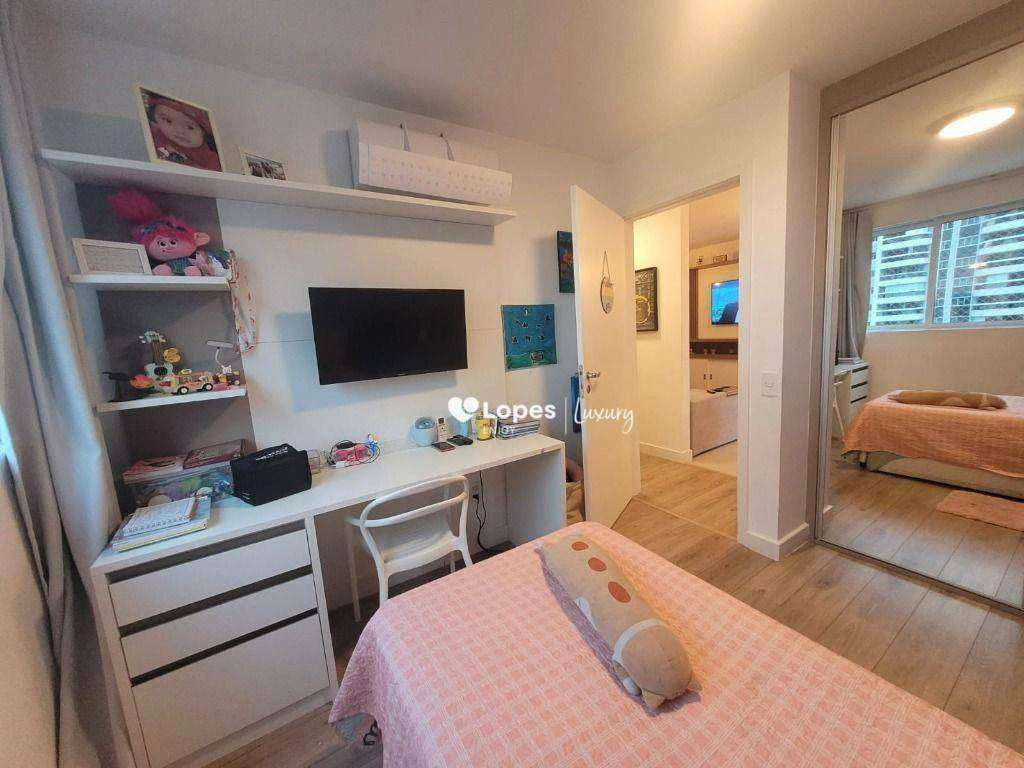 Furnished 2-bedroom apartment with a private BBQ — photo 11