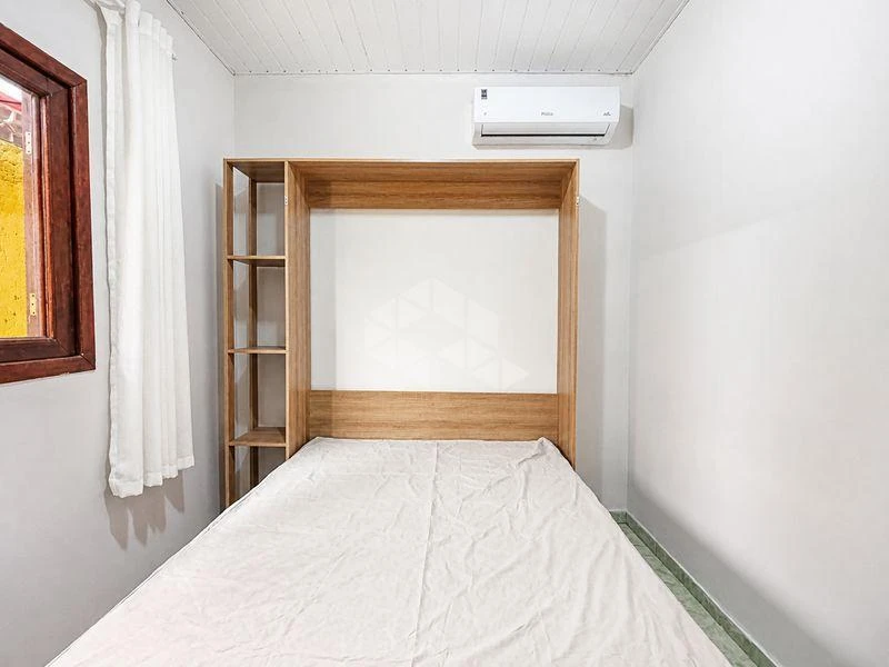 Balcony with a grill in a 2-bedroom house, 100 m² — photo 19