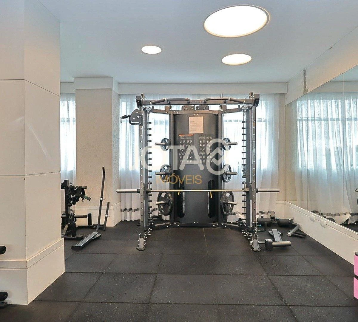 2-bedroom apartment in a building with a gym — photo 44