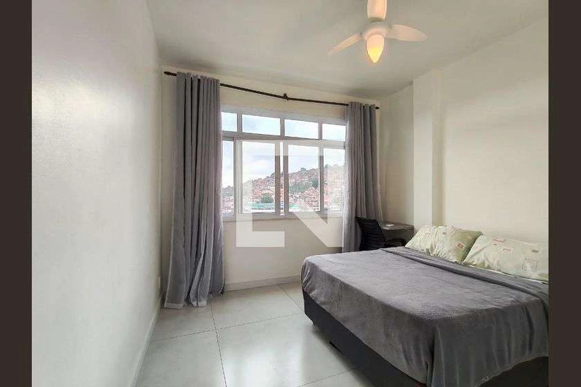 Apartamento de 2 quartos com box de vidro e ducha elétrica — photo 3