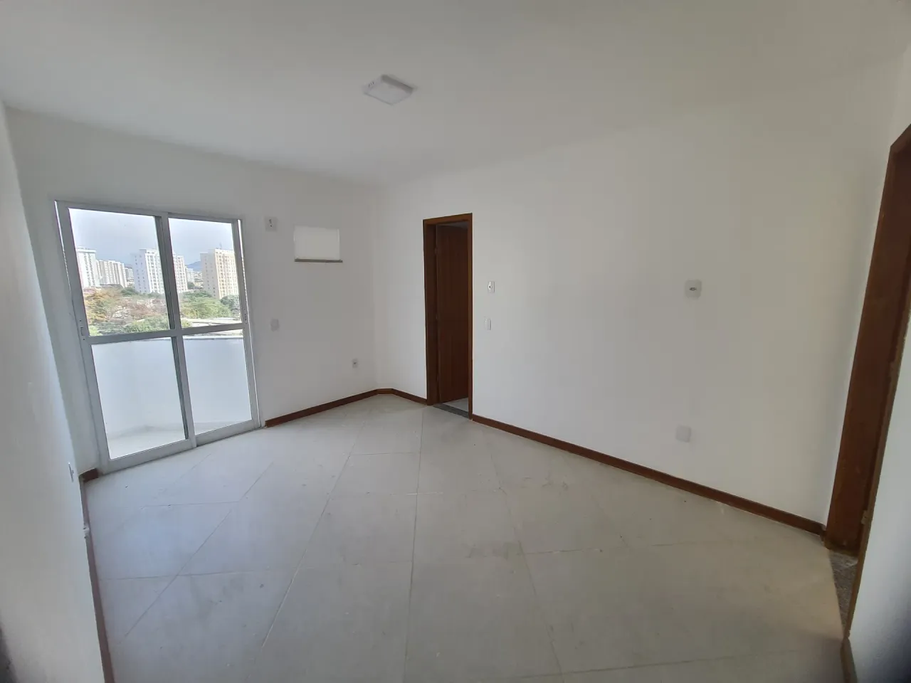 Apartamento de 1 quarto com cozinha separada e 1 vaga — photo 3