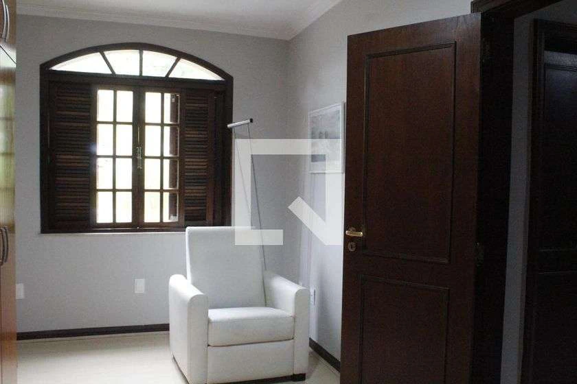800 m² house with 5 bedrooms and a private-use pool — photo 5