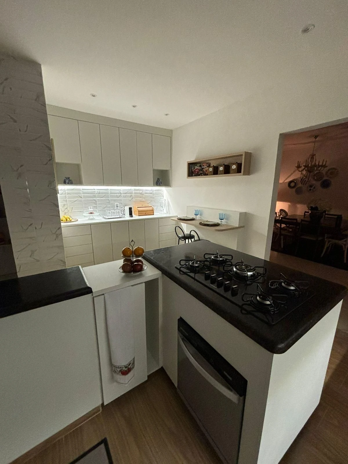 4-bedroom apartment with a grill on the balcony — photo 4