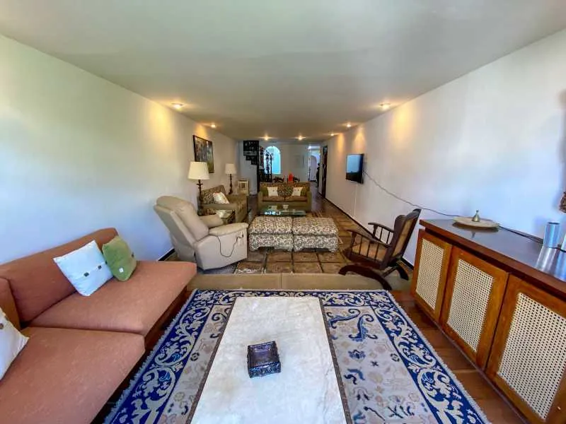 Triplex penthouse with 4 bedrooms and a balcony — photo 17
