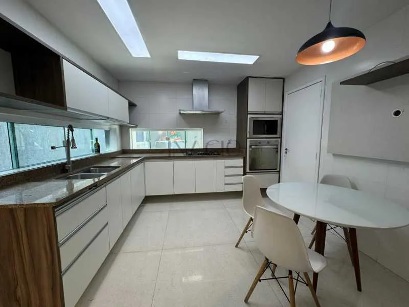 4-bedroom furnished house in a gated condominium 400 m² — photo 2