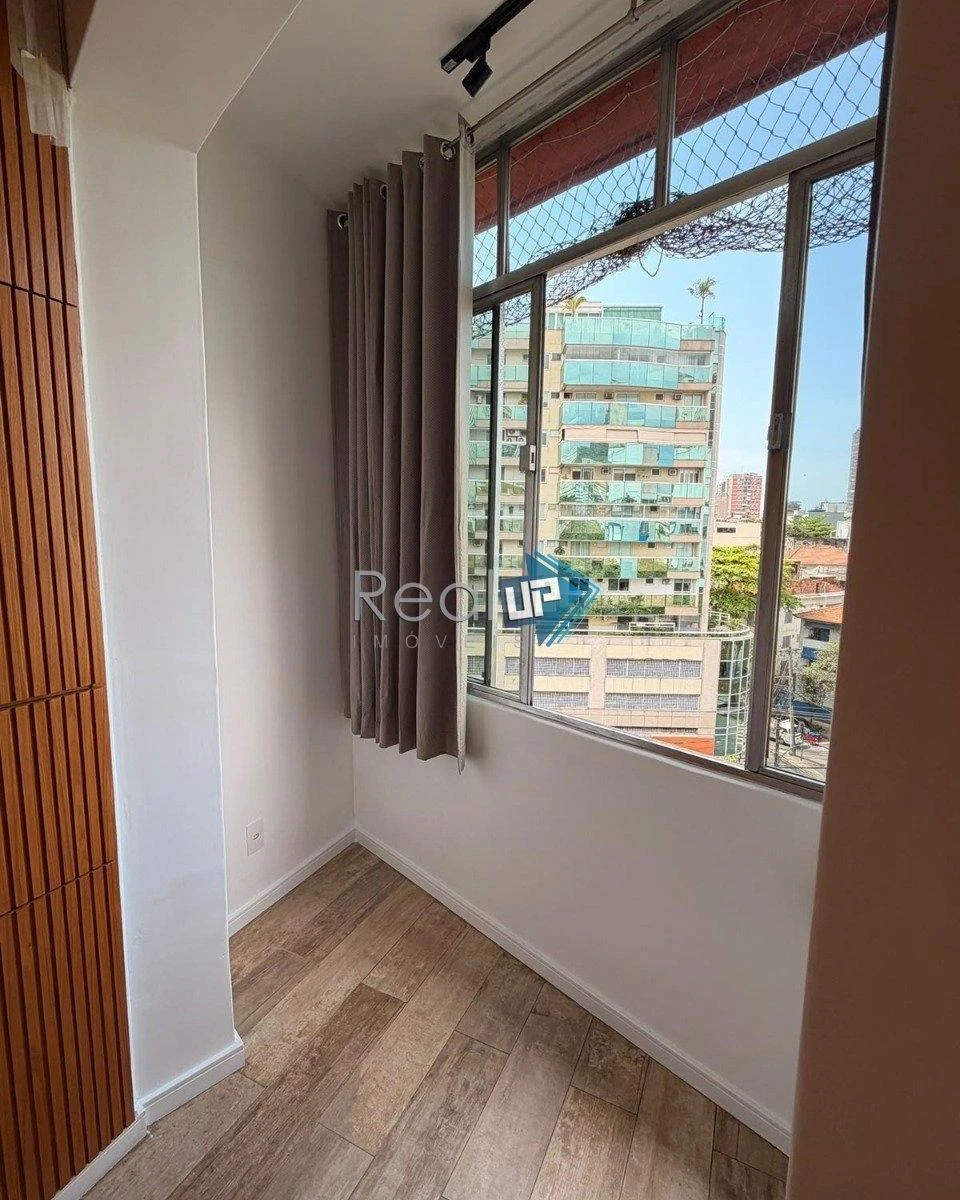 Apartment, 52 m², with floor-to-ceiling windows — photo 13