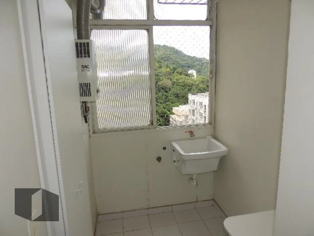 Apartment with 2 bedrooms, 3 bathrooms and mountain views — photo 25