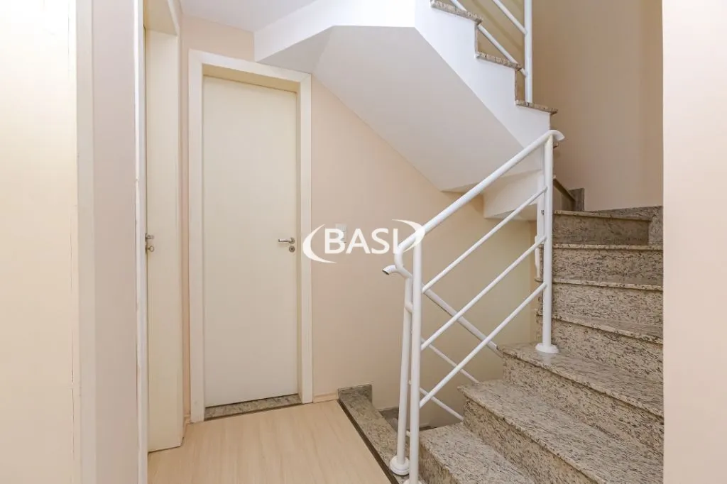 Two-story house with 3 bedrooms and 3 bathrooms, 2 parking — photo 52