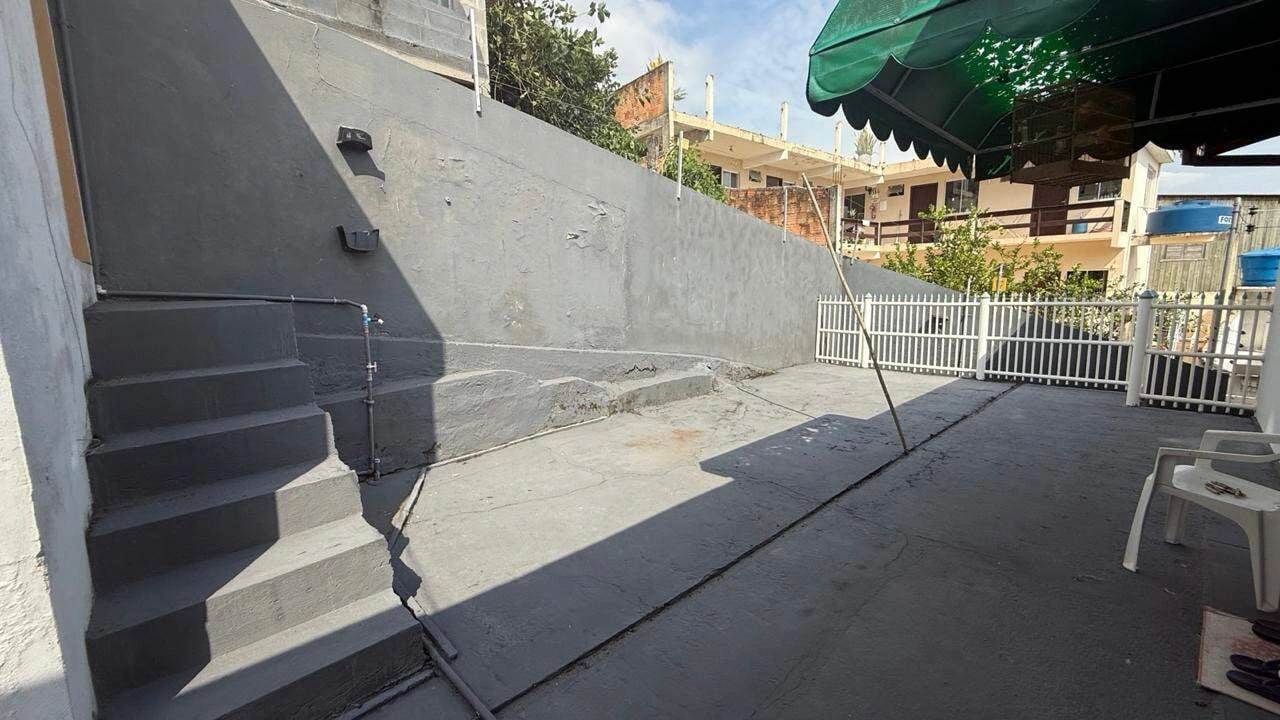Ventanales de piso a techo y 3 dormitorios: casa de 60 m² — photo 17