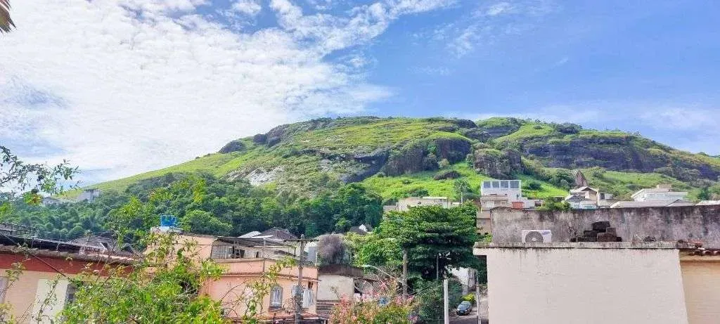 3-bedroom house with a bathtub in Rio de Janeiro — photo 37