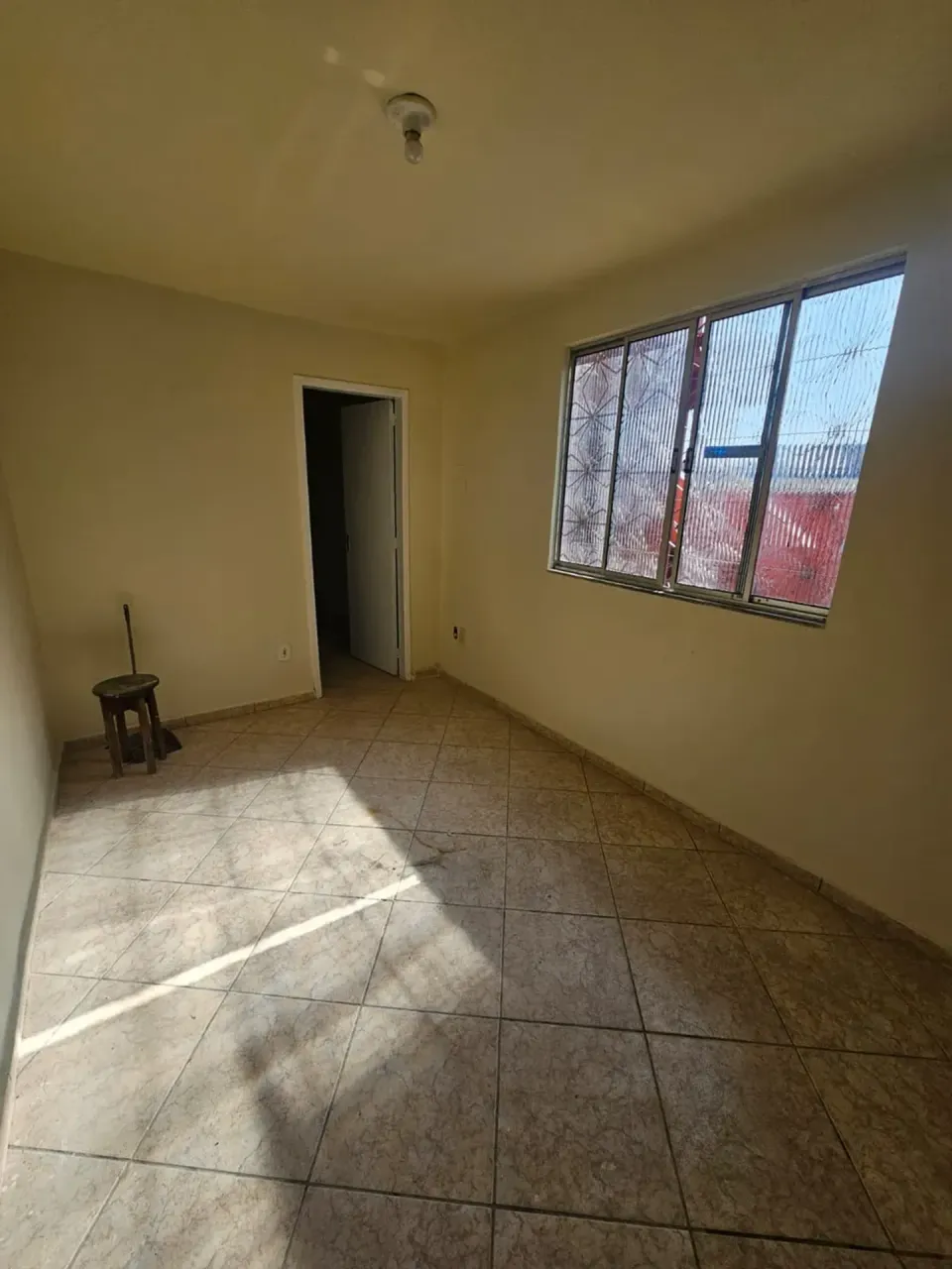 1-bedroom house with 1 bathroom no parking included — photo 13