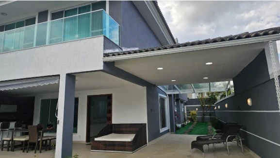458 m² house with 6 bedrooms and a private BBQ area — photo 8