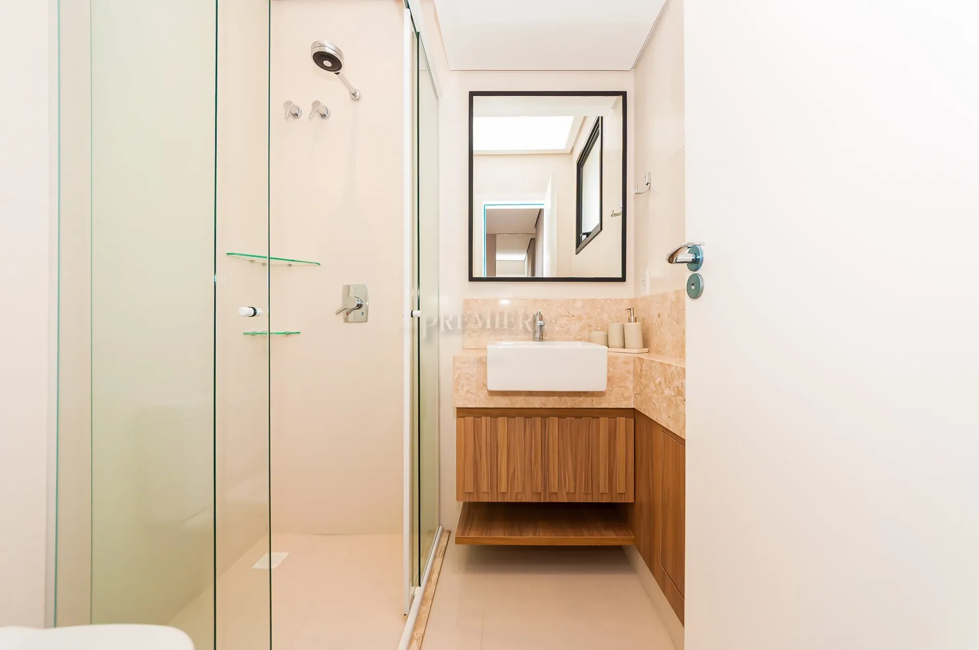 Furnished 63 m² apartment with 1 bedroom and 1 parking space — photo 11