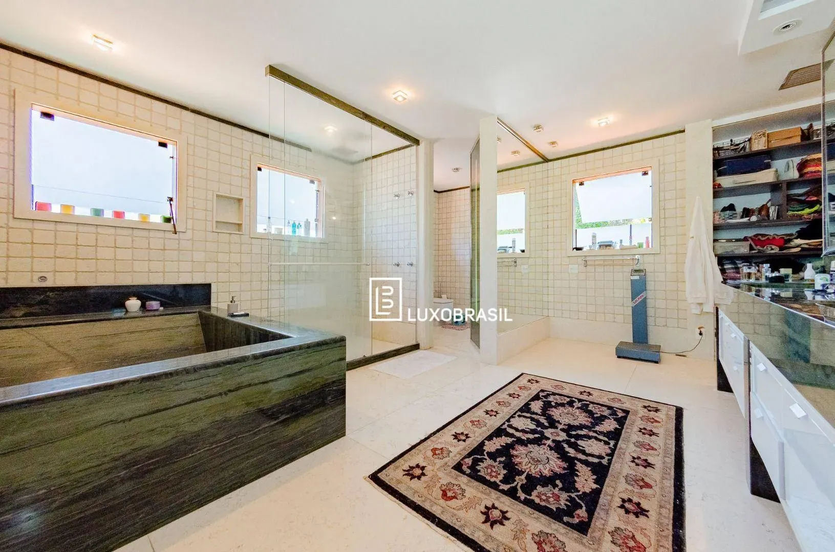 Furnished house with 6 en-suite bedrooms and 9 parking — photo 49