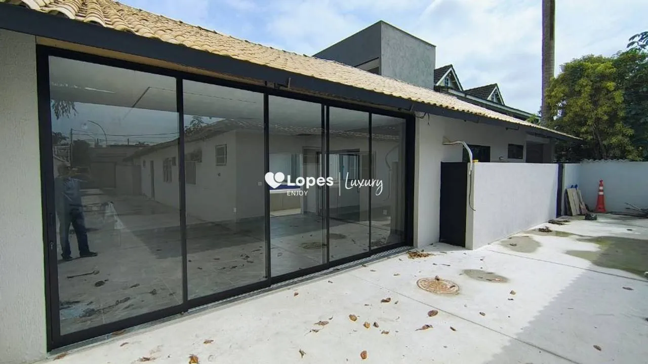 5-bedroom house with open-plan kitchen and gas stove — photo 26