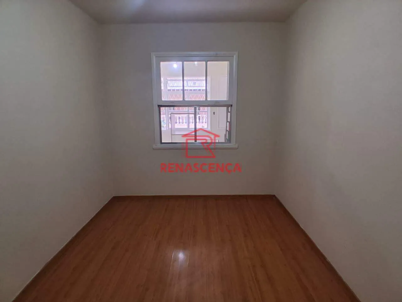 House, 200 m², with wood or laminate floors — photo 24