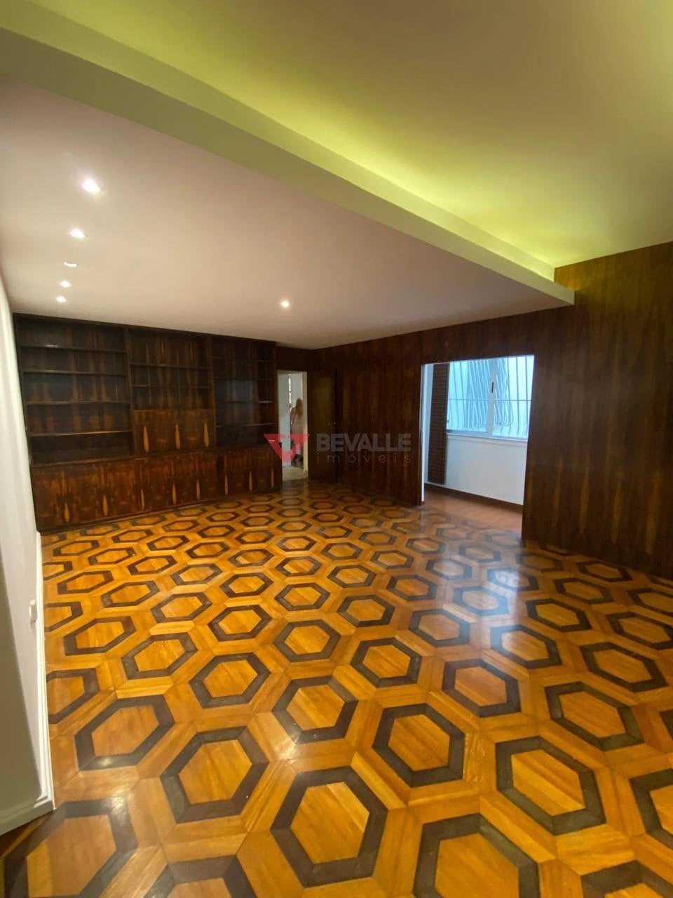 Квартира в оренду з 4 спальнями та 210 м² — photo 9