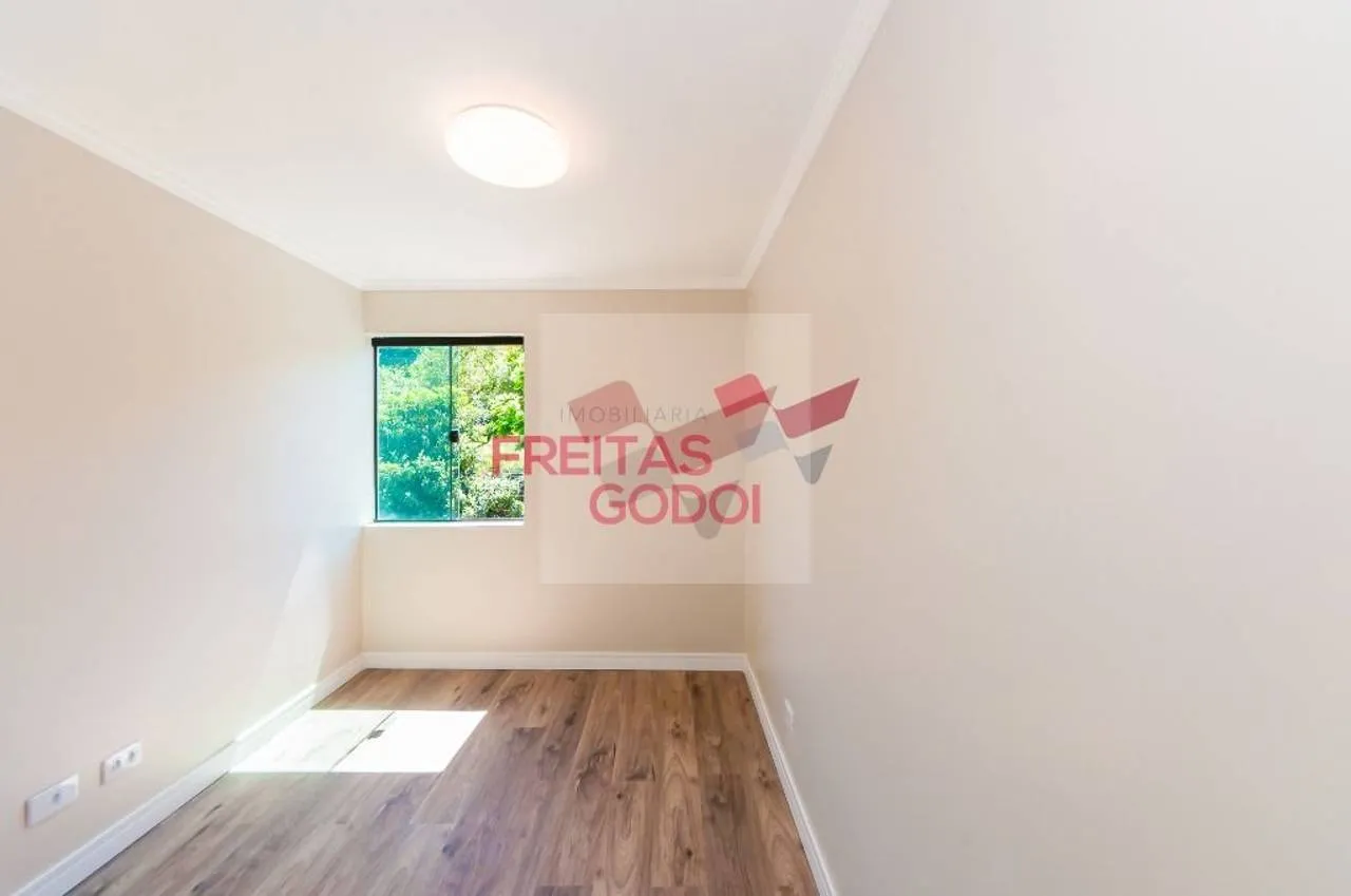 2-bedroom house with floor-to-ceiling windows in Curitiba — photo 11