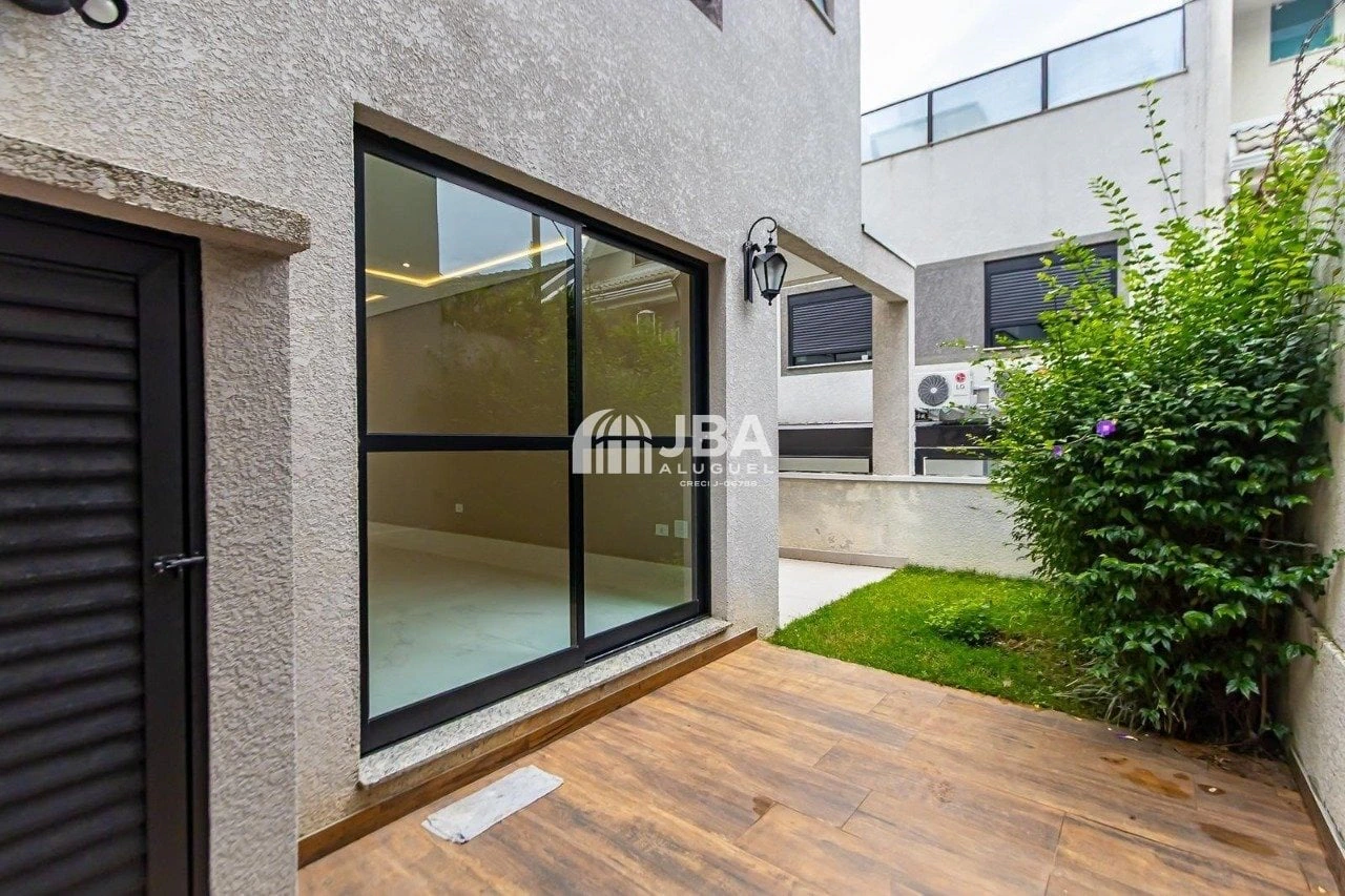 Floor-to-ceiling windows in a 2-bedroom house, 143 m² — photo 22
