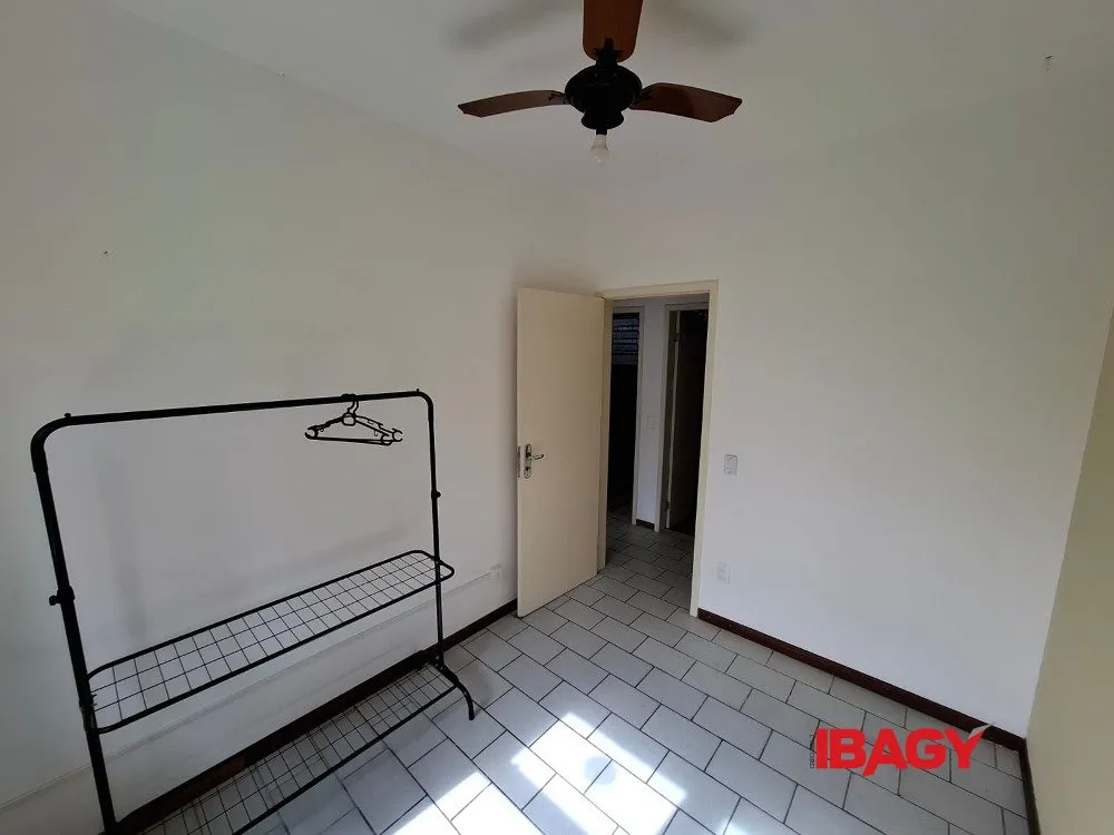 3-bedroom house with 1 bathroom and a gas kitchen — photo 17