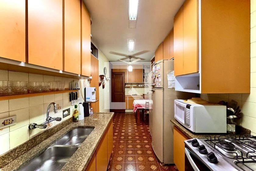 Furnished apartment, 180 m², with a glass-enclosed balcony — photo 5