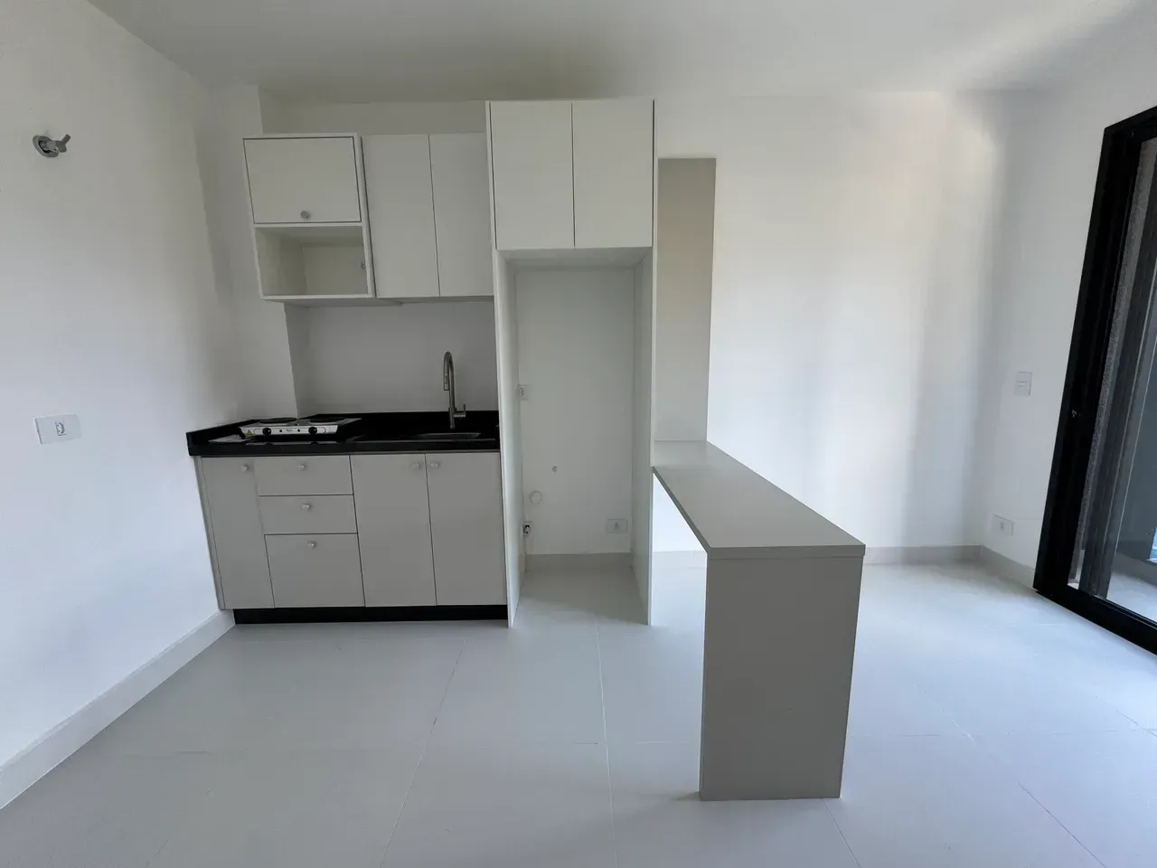 Furnished 1-bedroom apartment with a balcony — photo 3
