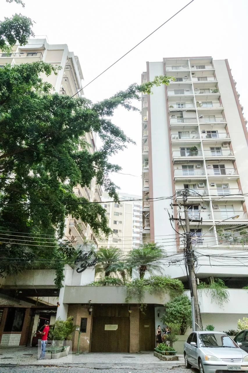 Furnished 2-bedroom apartment with a glassed-in balcony — photo 90