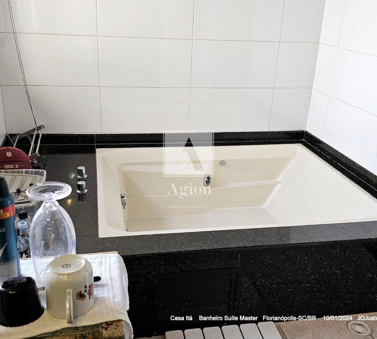 Vista al agua y 3 dormitorios: casa de 405 m² — photo 6