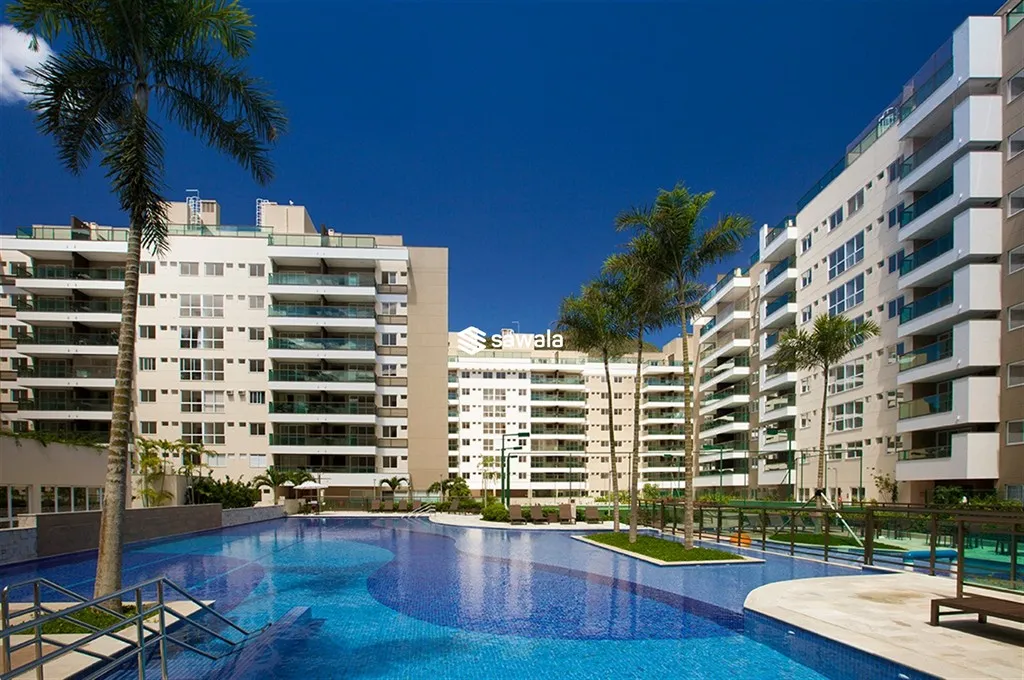 2-bedroom apartment in a building with a pool — photo 10