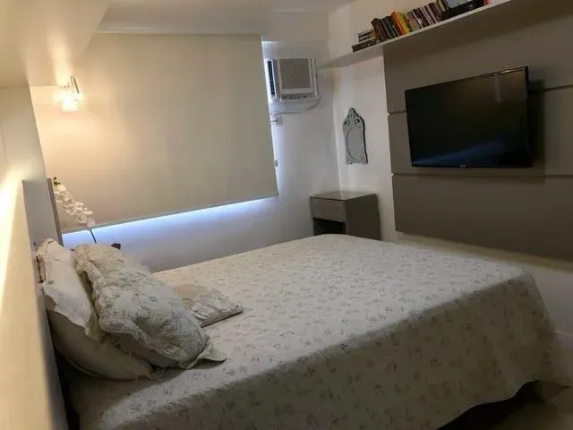 Furnished apartment, 94 m², with a glass-enclosed balcony — photo 3