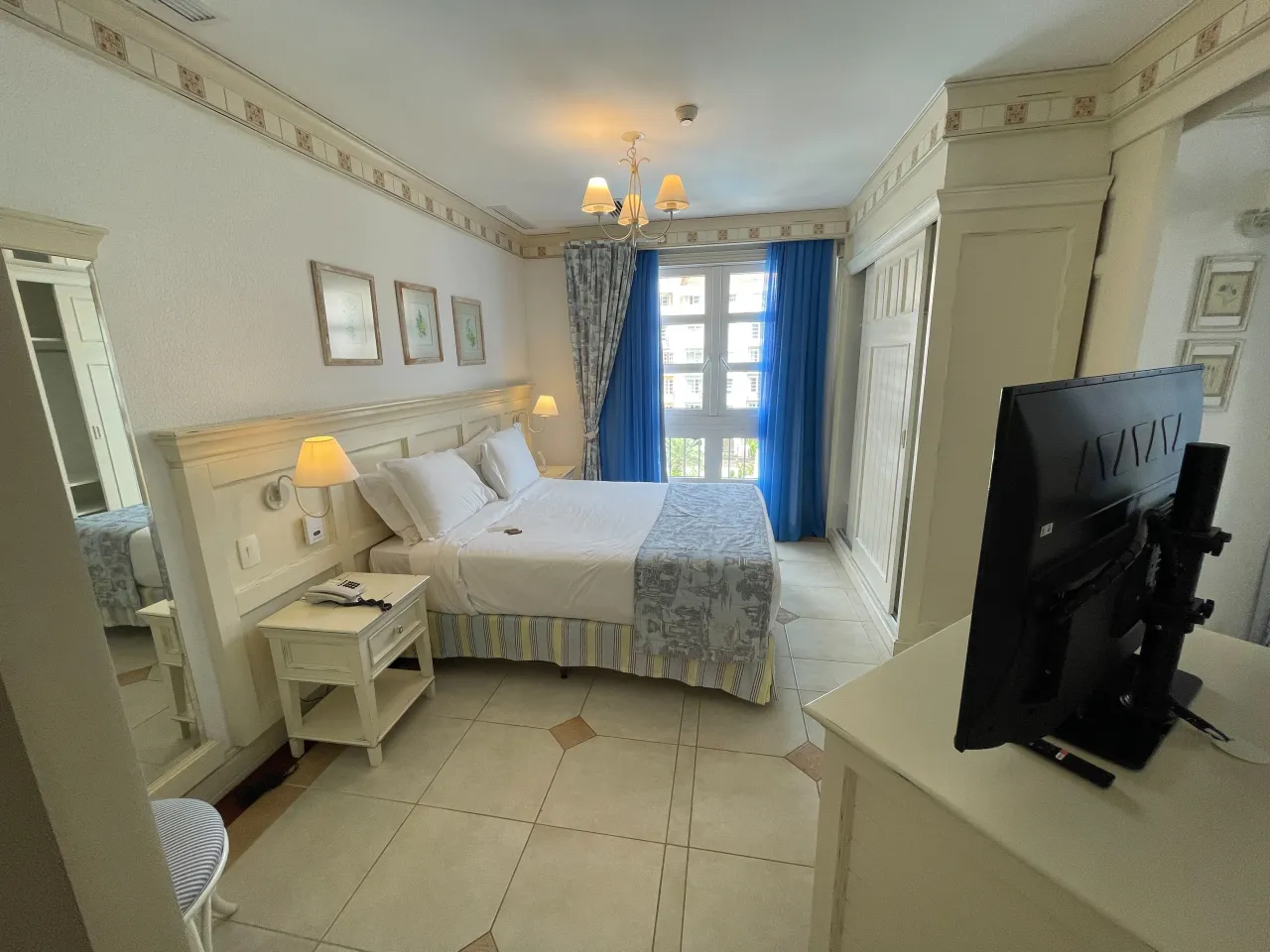 1-bedroom apartment with an open-plan kitchen, 63 m² — photo 5