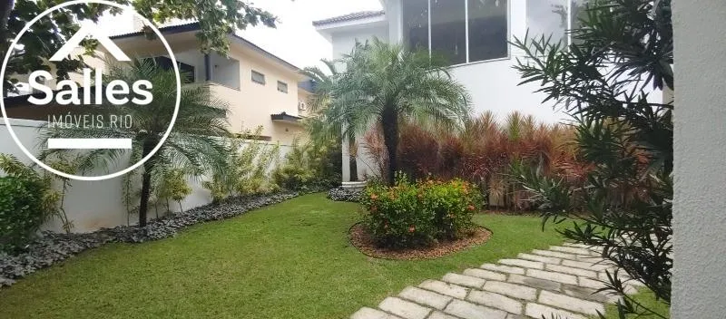 Casa sem mobília com 4 quartos, 5 banheiros e varanda — photo 17
