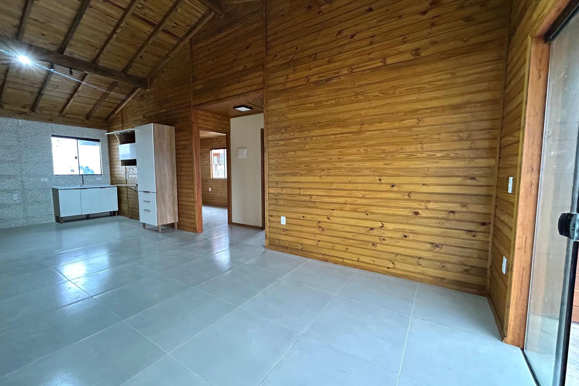 Casa de 2 quartos com jardim, Carianos