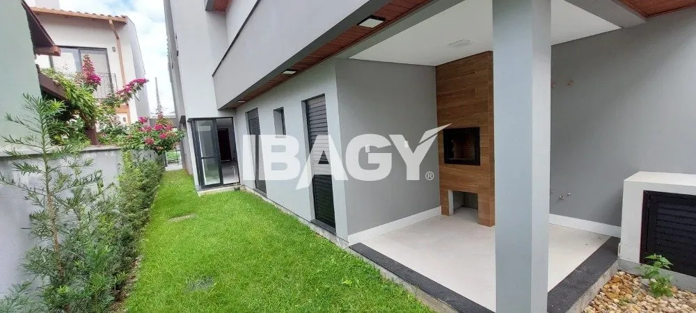 House with 3 en-suite bedrooms and 2 parking spaces
