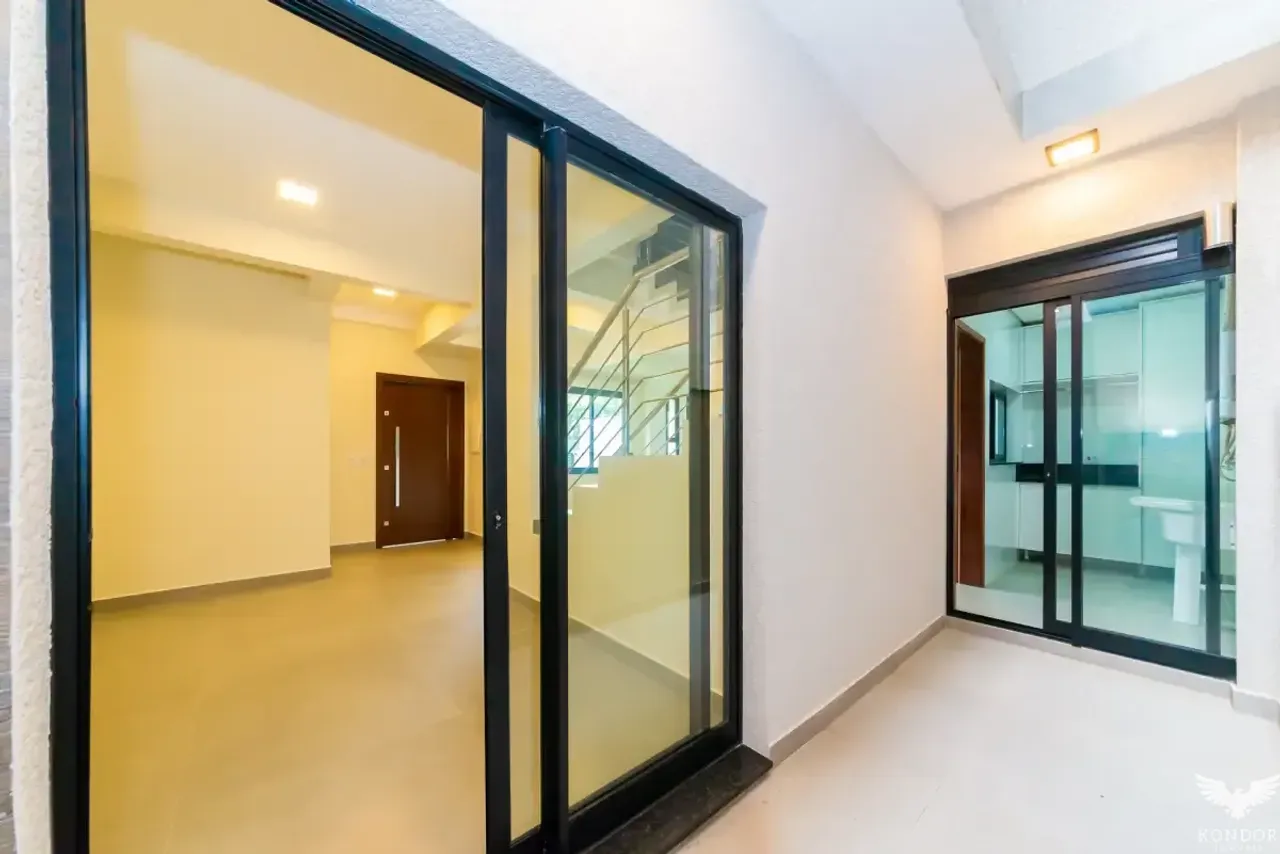 Unfurnished 230 m² house with 3 bedrooms and 2 parking spots — photo 19