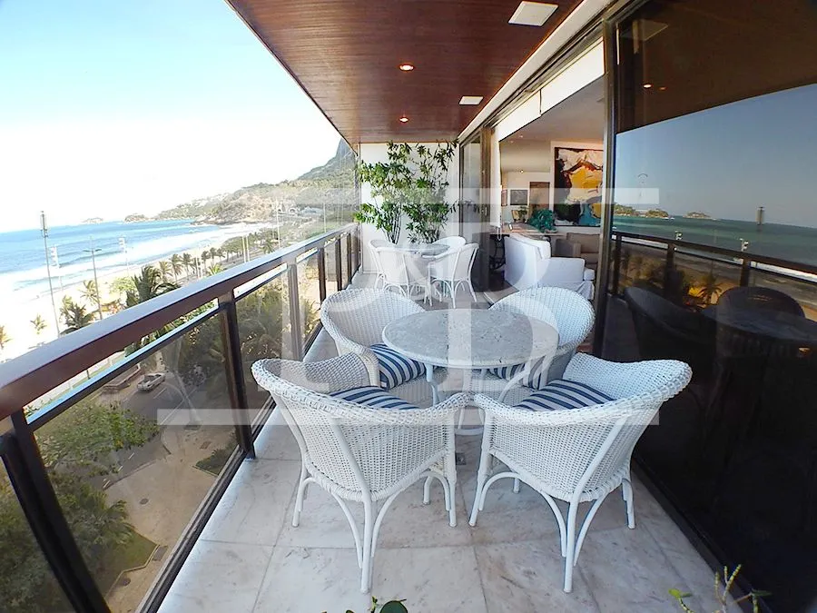3-bedroom apartment with open-plan kitchen, 270 m² — photo 3