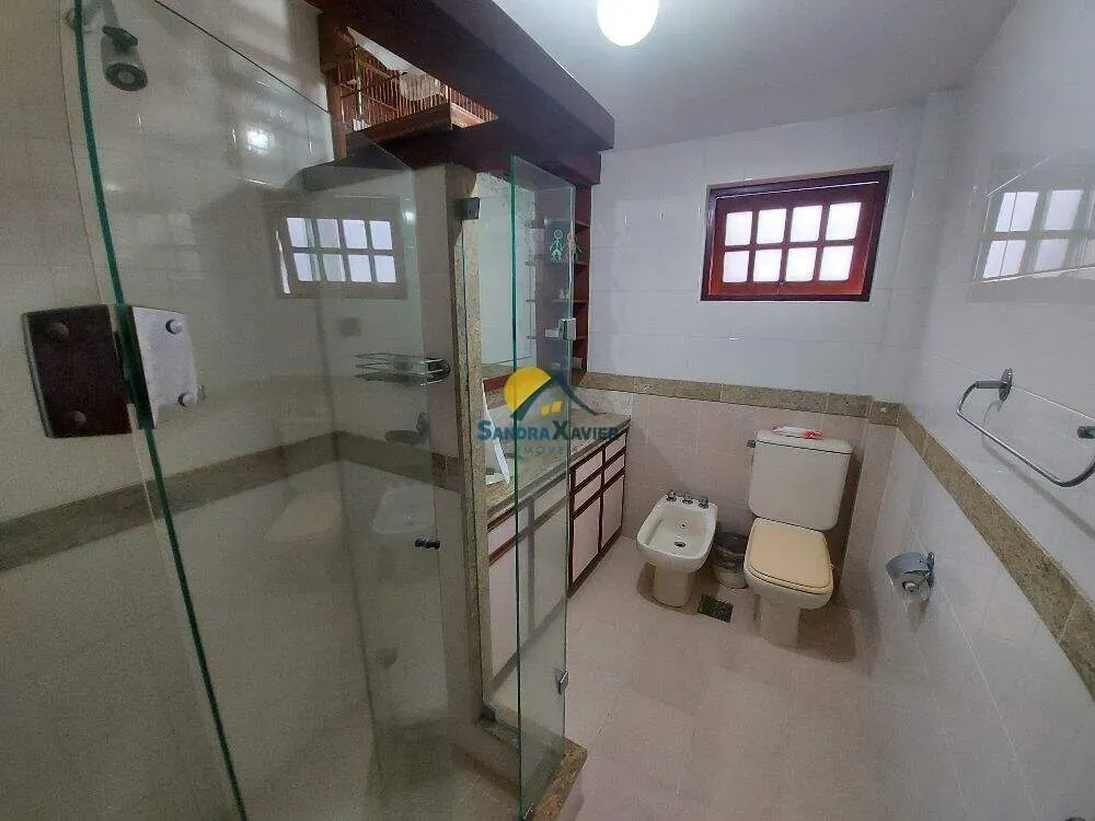 House with 4 bedrooms and 5 bathrooms for rent — photo 43