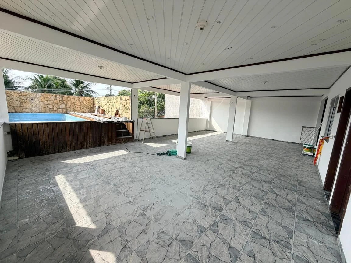 House with 5 bedrooms and 3 bathrooms plus 3 parking spots — photo 8