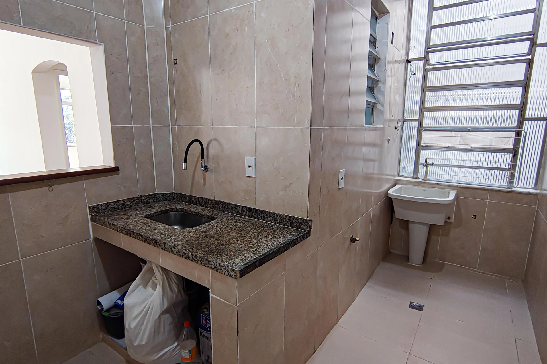 Деревянный пол или ламинат и 2 спальни: квартира 70 м² — photo 8