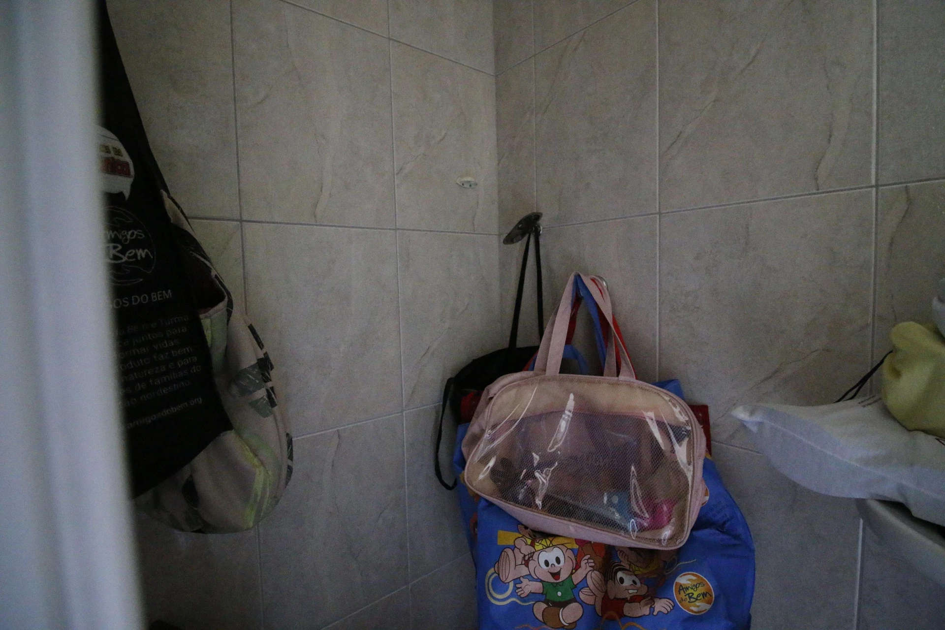 2-bedroom apartment in a building with a pool — photo 29