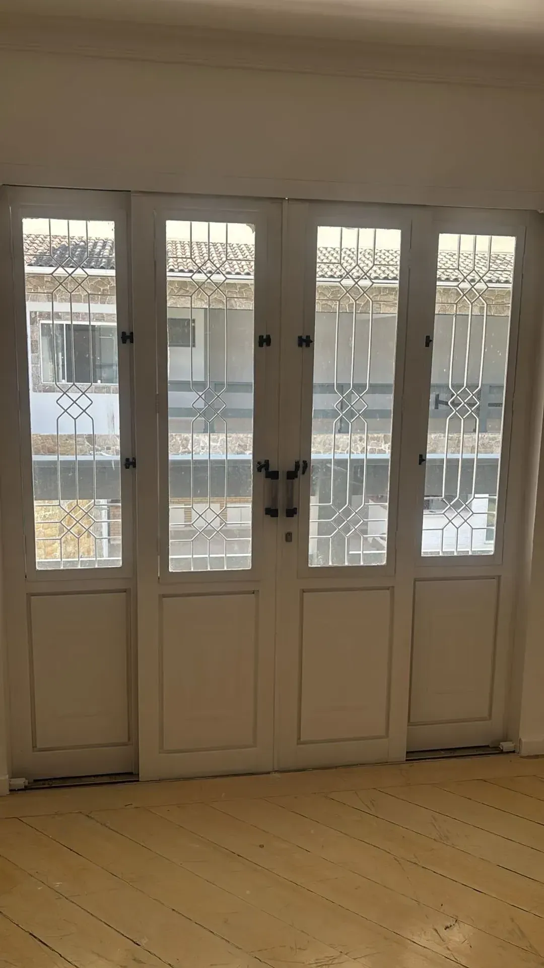 Apartment with 4 bedrooms, balcony and 500 m² — photo 28