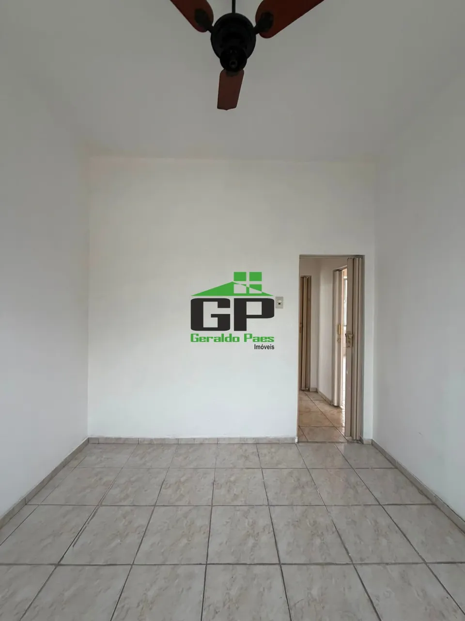 2-bedroom unfurnished rental apartment with parking — photo 11