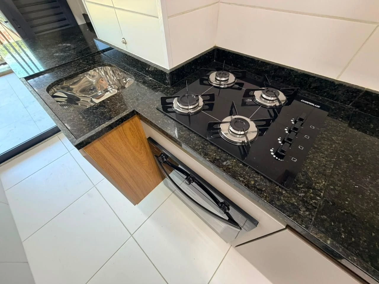 Apartamento com varanda e cozinha integrada a gás — photo 28