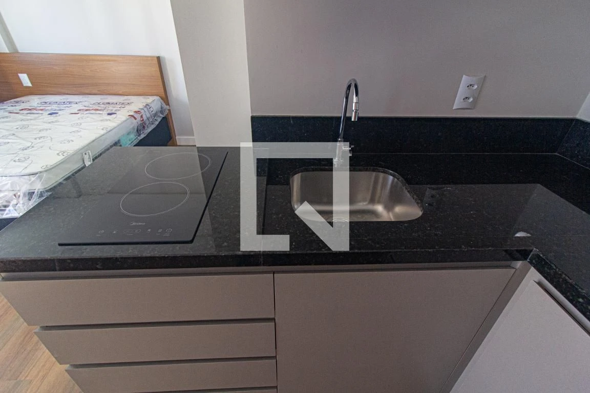 Furnished studio in a building with an indoor pool — photo 15