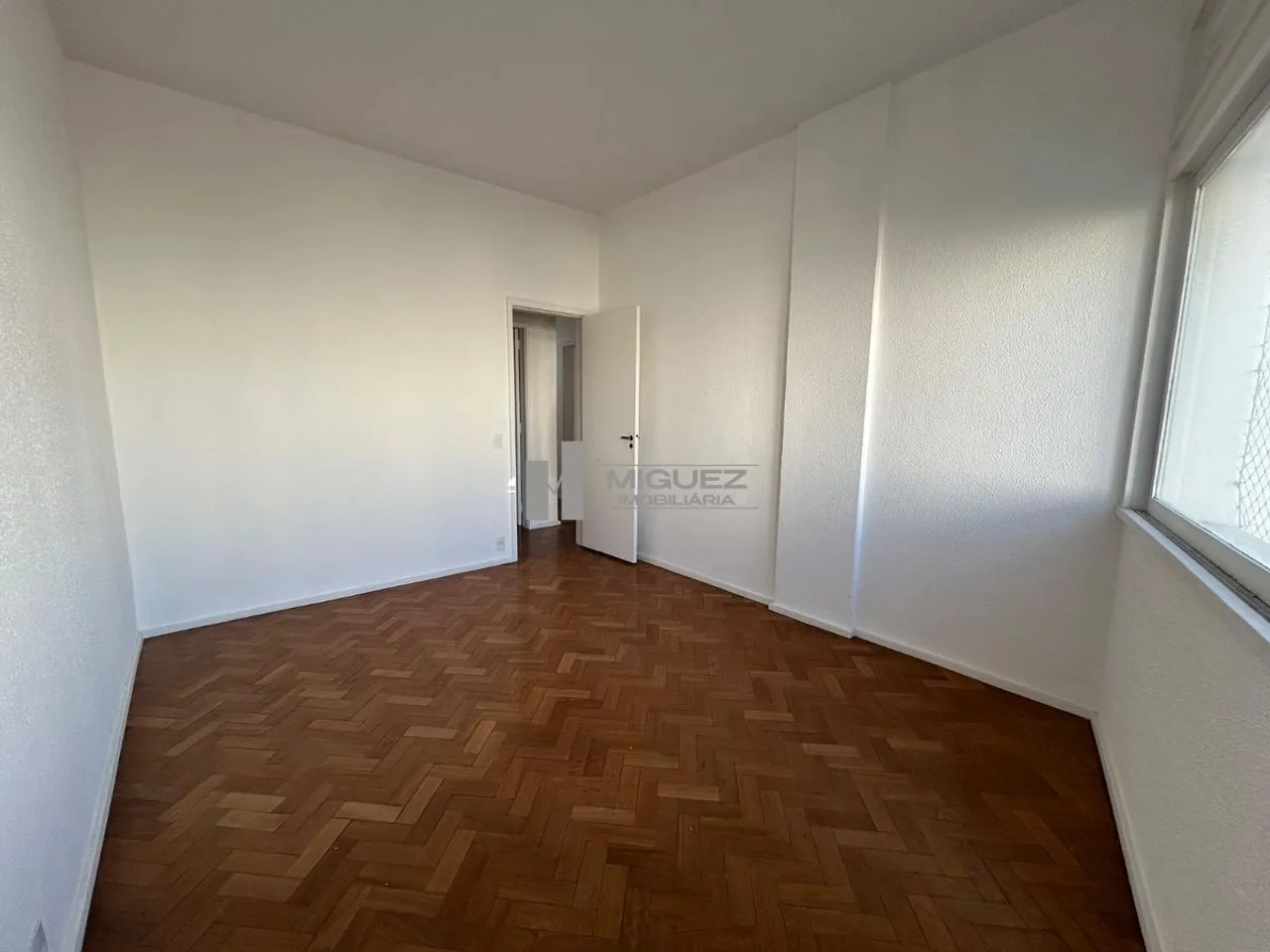 3-bedroom, 3-bath apartment with 1 parking space — photo 12