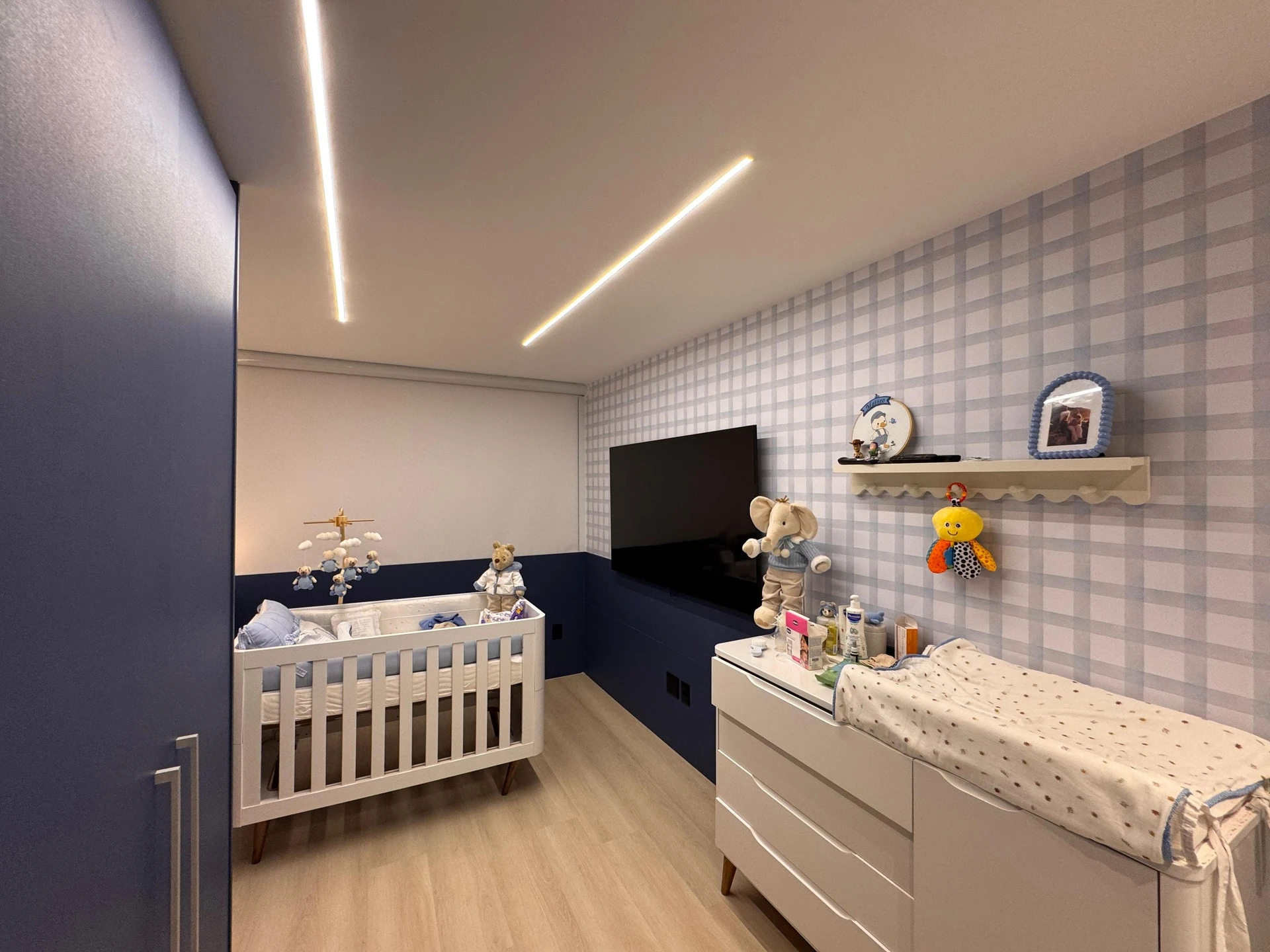 Будинок 280 м² із заскленим балконом та панорамними вікнами — photo 12