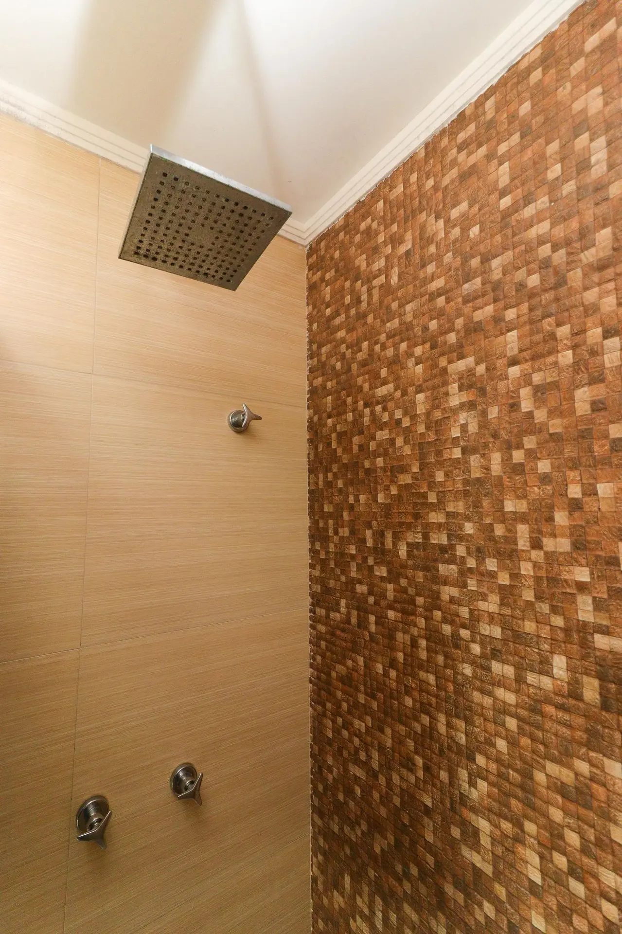 105 m² apartment with a home office and a washing machine — photo 43