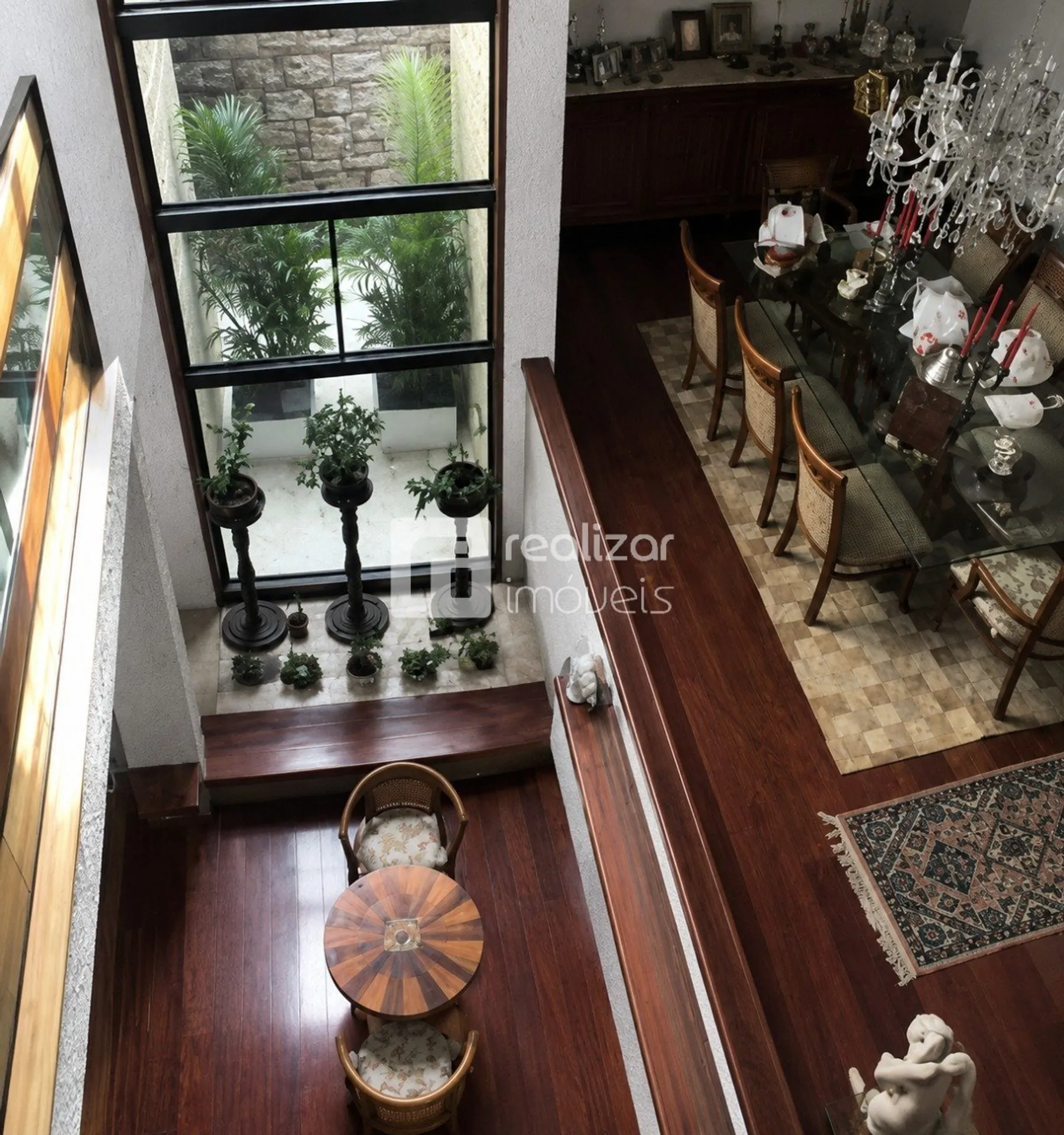 Furnished house with 5 bedrooms and 4 bathrooms
