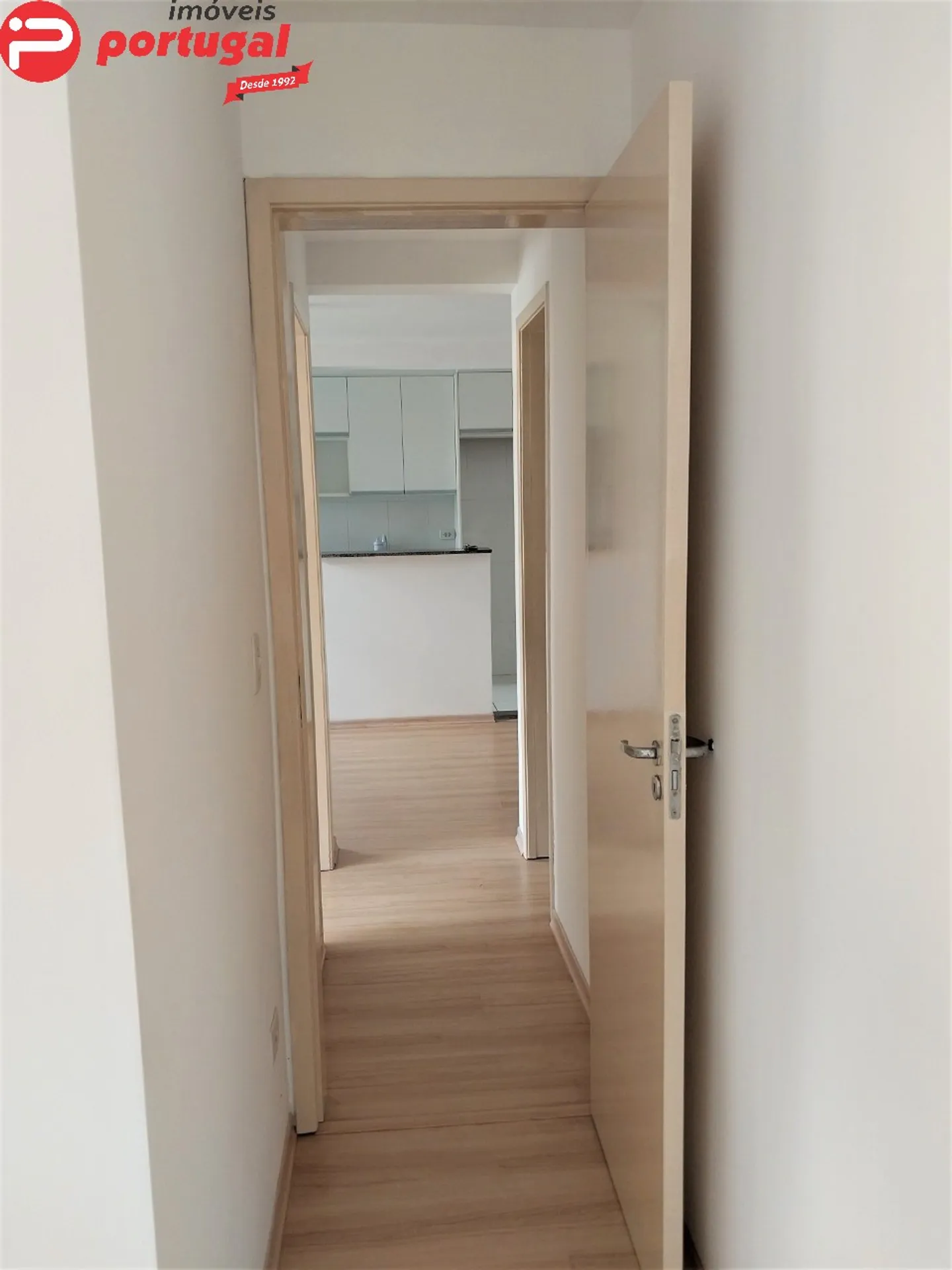 Apartamento com piso de madeira ou laminado, Portão — photo 5